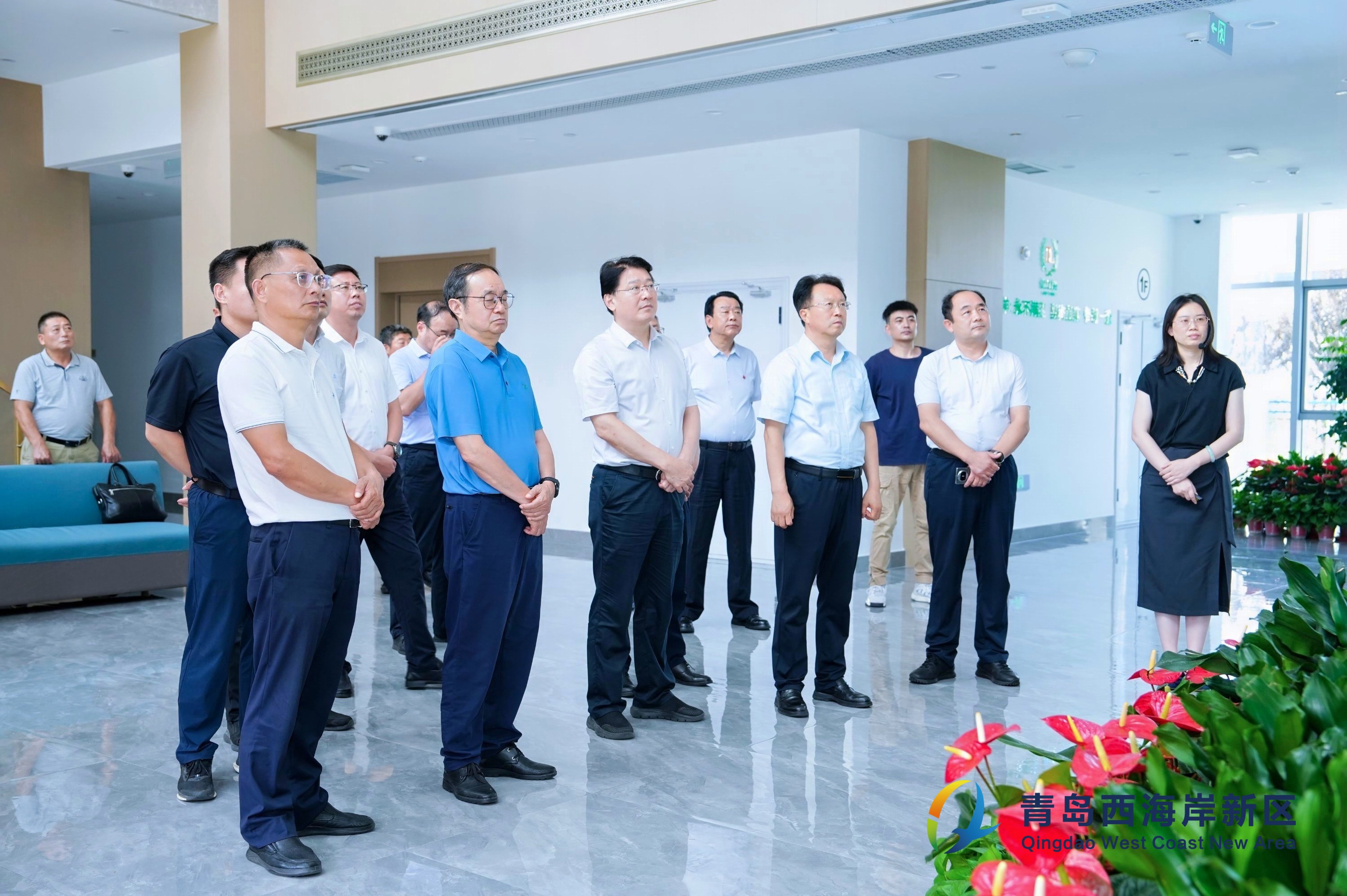 青島市“十五五”種業(yè)發(fā)展規(guī)劃暨青島國際種都建設(shè)研討會 與會領(lǐng)導(dǎo)、專家蒞臨集團(tuán)青島供應(yīng)鏈基地考察